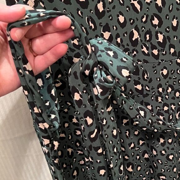 Worn 1x! Torrid, Green Leopard Print Sleeveless Dress. Size 4 - Picture 5 of 5